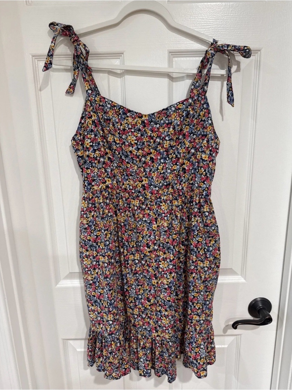 Old Navy Cami Women's M Sleeveless Babydoll Sundress Navy Multi Floral Pockets